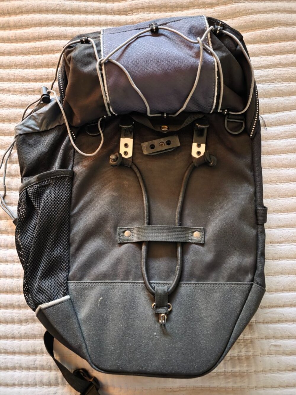 Axiom La Salle Journey Series Pannier Bike Rack Bag with rain shield - Picture 6 of 6